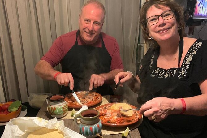 4h Cooking Class in Cancun with 8 Recipes & Bottomless Drinks - Cooking in a Local Home, Where Chef Mel and Israel Set the Tone