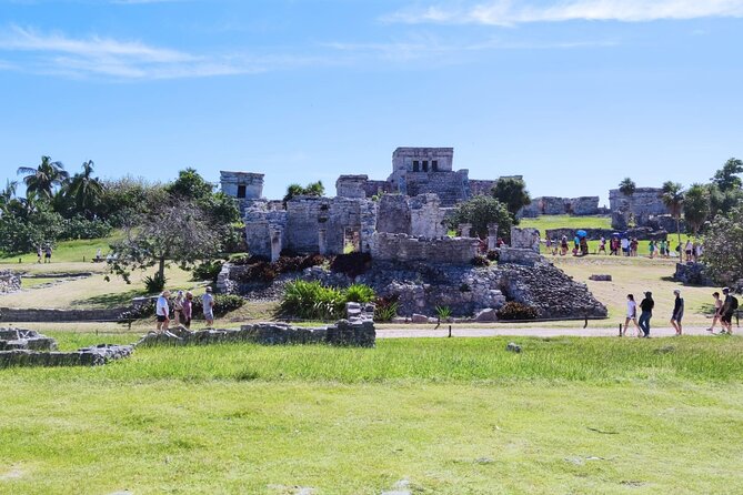4X1 TOUR Tulum, Coba, Cenote & Playa del Carmen with buffet - Playa del Carmen and Quinta Avenida: Short Stroll, Big Choices