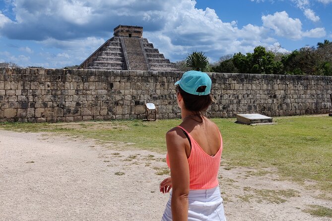 5x1: Chichen Itza + Suytun & Ikkil Cenote + Buffet + Valladolid - Suytun Cenote: sunbeam atmosphere, swim options, and the buffet lunch that keeps you going