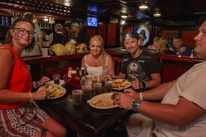 Amazing pirate dinner in Cancun, you must be here! - The national open bar (18+): what it adds to the pirate vibe