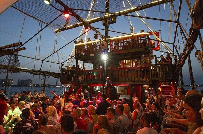 Amazing pirate dinner in Cancun, you must be here! - Rules and weather: how to avoid problems at boarding