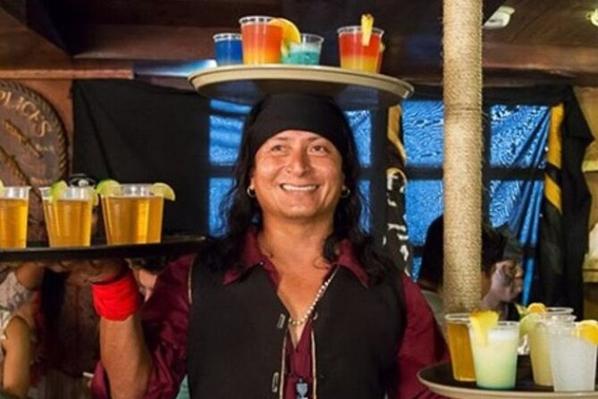 Amazing pirate dinner in Cancun, you must be here! - The 5:30 check-in and 6:30 cannon departure that sets the tone