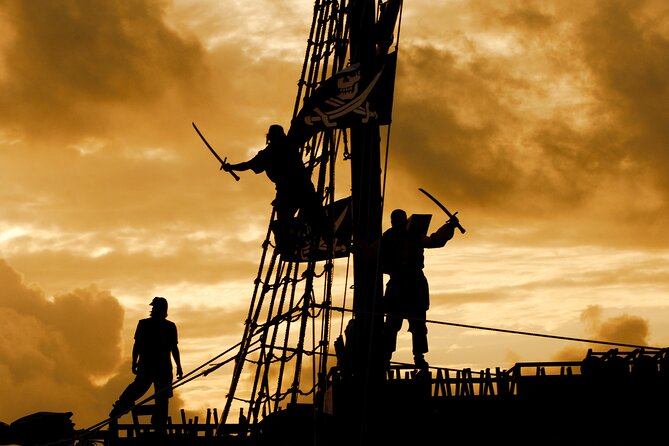 Be amazed with PIRATE SHOW in Cancun, includes Dinner & Open Bar - The Pirate Assault Show at Nightfall: The Big Payoff