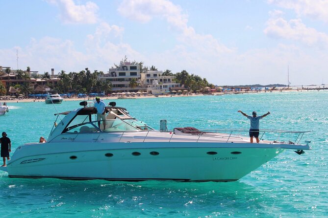 Beautiful Yacht SeaRay 48ft / 15PAX 25P16 - A 48ft Sea Ray Yacht Rental That Makes Groups Feel Easy