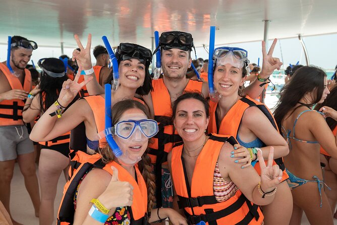 Best Catamaran Isla Mujeres tour with Open bar, lunch, snorkel - Stop Four: AMAZONA Beach Club Lunch and the Return Sail
