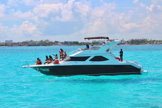 Big Yacht 48ft Rental up to 15 Pax snorkel - Comfort for Up to 15: Staying Together Without Feeling Tight
