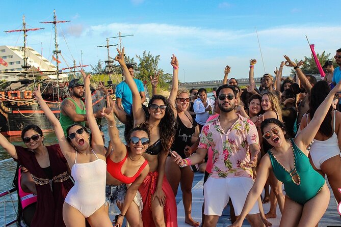 Bonbon Reggaeton Boat Party in Cancun (Adults Only) - The 3-Hour Party Rhythm (and Why It Works)