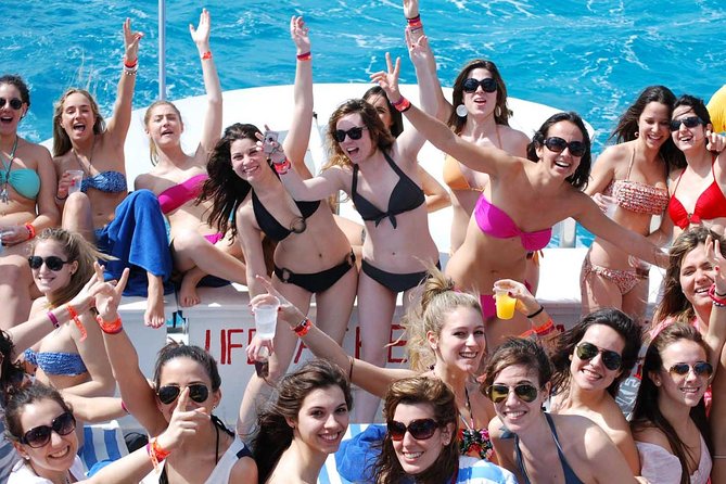 Cancun Adults Only Party Cruise to Isla Mujeres with Open Bar - The 10:00 a.m. Launch: Open Bar, Music, and What the Party Cruise Actually Means