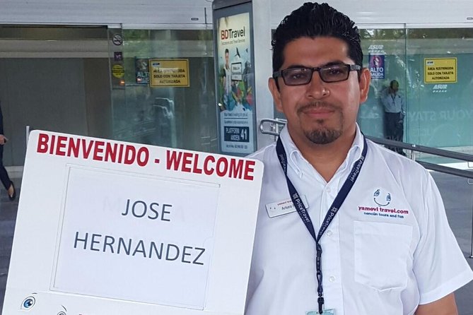 Cancun Airport private transfer to Cancun hotel zone - Communication on the ground: WhatsApp style updates and English support