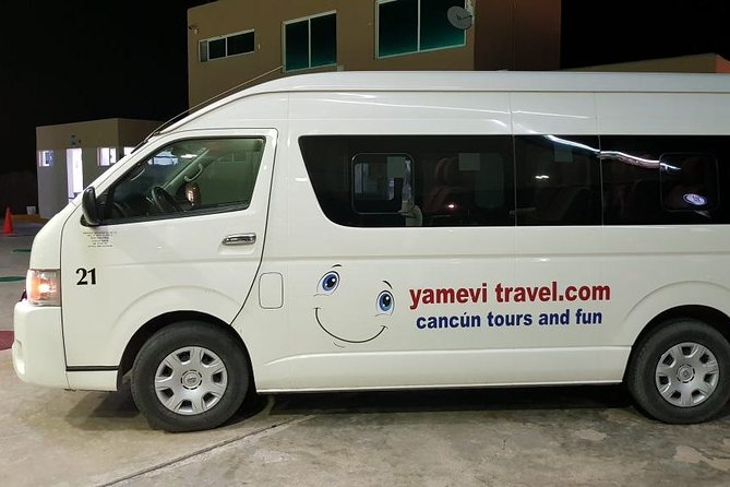 Cancun Airport private transfer to Cancun hotel zone - Inside the ride: what you get with a private minivan and 1 luggage piece