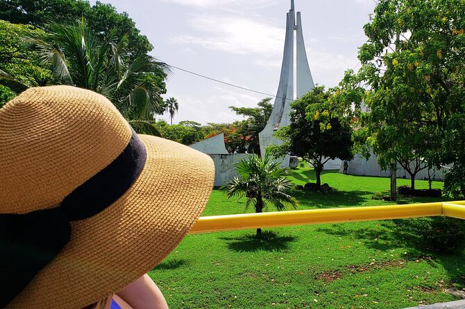 Cancun City Tour by Downtown and Turistic Hightlights on Open Bus - The boardwalk stop and the Cancun Sign photo moment