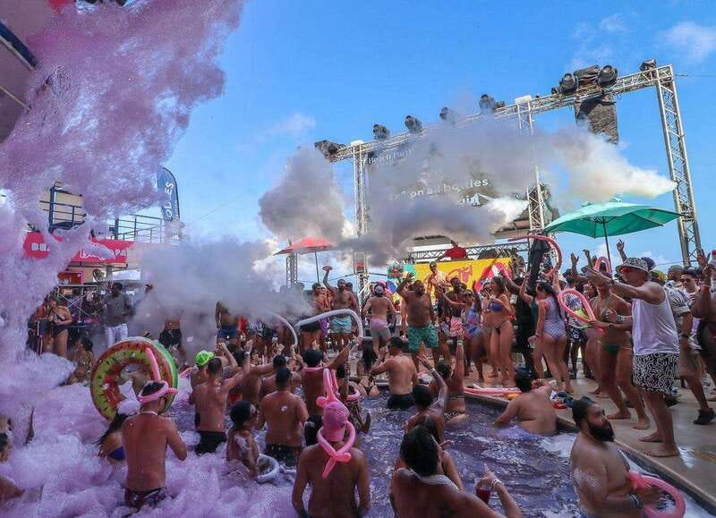 Cancún: Coco Bongo Beach Party Celebrity Package - Who This Celebrity Beach Party Is Best For