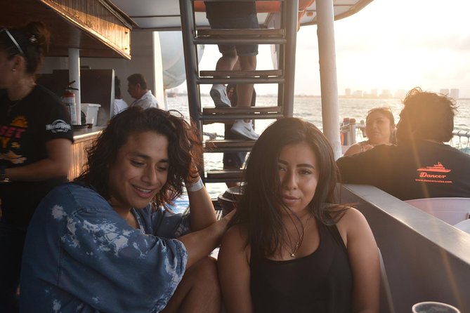 Cancun Dancer Cruise to Isla Mujeres with Snorkeling and Lunch - Lunch and open bar: where the value is obvious