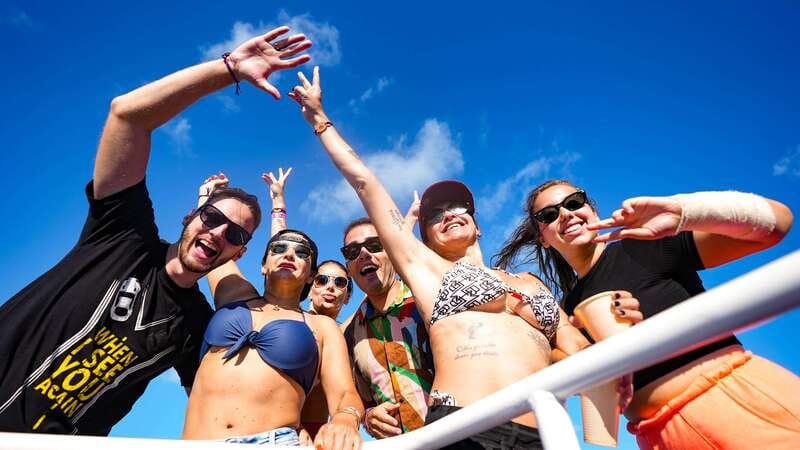 Cancun: Isla Mujeres Catamaran Tour with Open Bar of Drinks - The return cruise to Cancun, keeping the mood light
