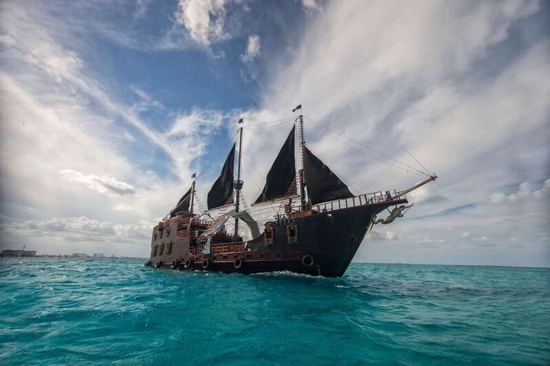 Cancún: Jolly Roger Pirate Dinner Cruise 2025 - The vibe: a Cancun pirate night built for energy