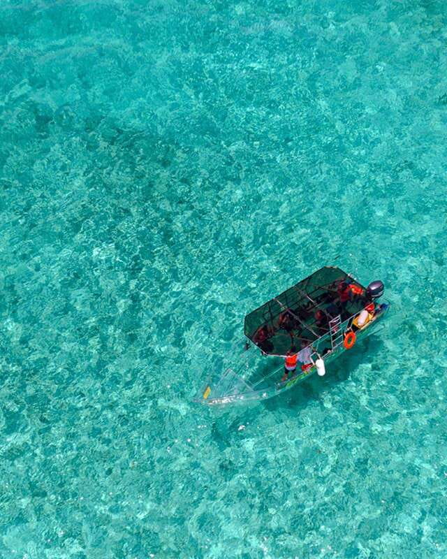 Cancún: Nichupté Lagoon Transparent Boat Tour with Drinks - Drinks on board: two beers, water, and pacing yourself