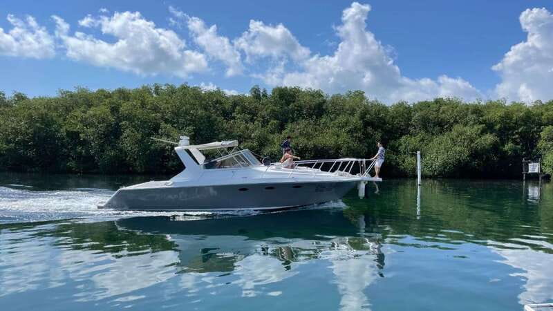 Cancún: Private Yacht Tour - Isla Mujeres: guided time, snorkeling, and swimming windows