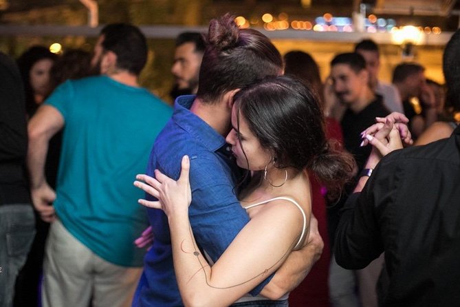Cancun Salsa Lovers Dance Experience - The social side: meeting people and practicing with a group