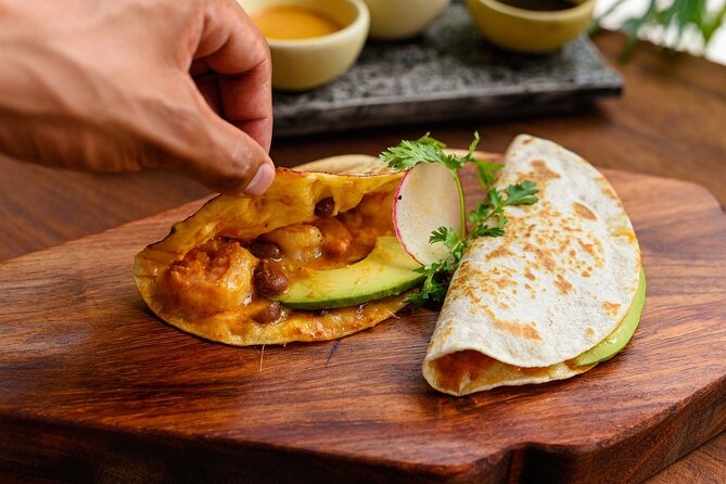 Cancun Seafood Lovers Tour - Stop 1 at Parque de las Palapas: A Local Start You Can Orient From