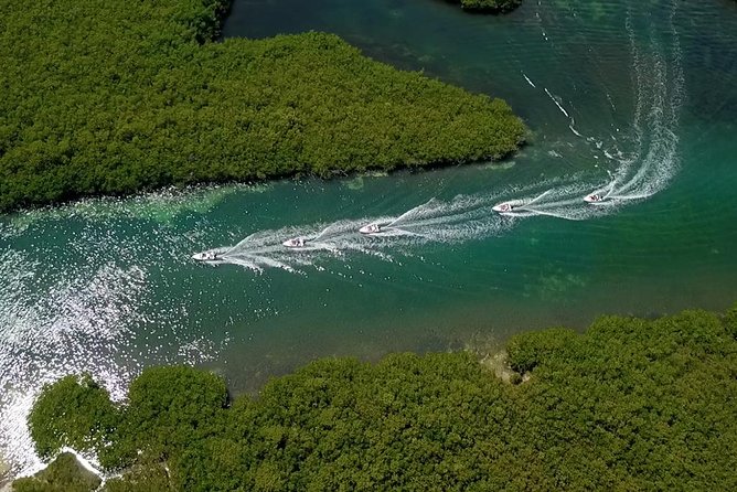 Cancun speedboat and snorkel tour: shared speedboat - Check-in, safety talk, and learning to drive the boat