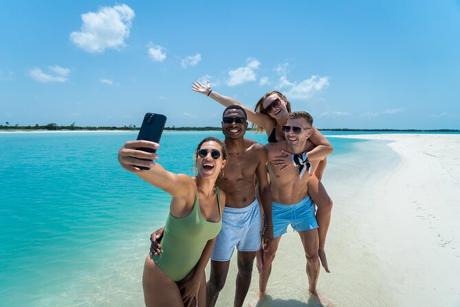 Cancun: Speedboat tour to a Virgin Beach - Meeting point and pickup: Punta Cocos makes it simple