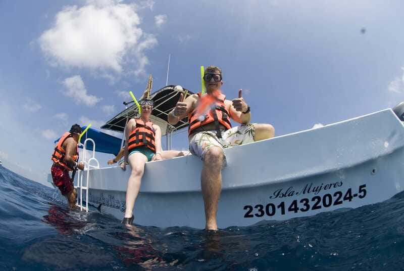 Cancún: Swim with Whale Sharks - The in-water experience: equipment, guidance, and your actual swim time