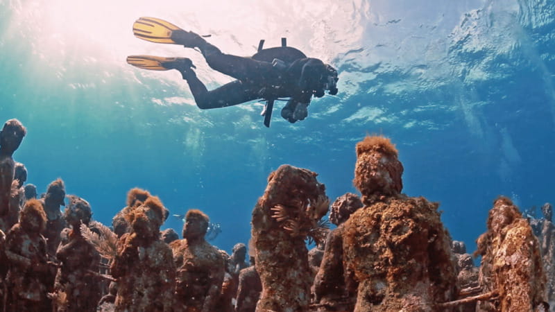 Cancún: Underwater Museum & Reef for Certified Scuba Divers - Stop one: MUSA sculptures, 30 feet down, coral-covered art