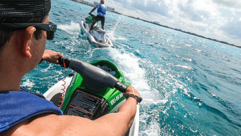 Cancun: Waverunner in Nichupte Lagoon - Jet Skiing Nichupte Lagoon, the Setting You Are Actually Buying