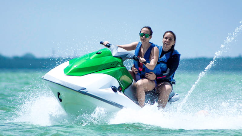 Cancun: Waverunner in Nichupte Lagoon - Age and Safety Rules You Should Not Skip