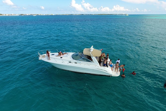 Cancun Yacht Charter to Isla Mujeres with Snorkeling -SR41H4 - Snorkeling Near Isla Mujeres: Playa Norte and the Garrafon Area