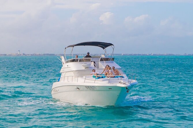 Cancún Yacht Rental SeaRay 46ft 25P13 - The Cancun Bay cruise: turquoise water time with built-in swim potential