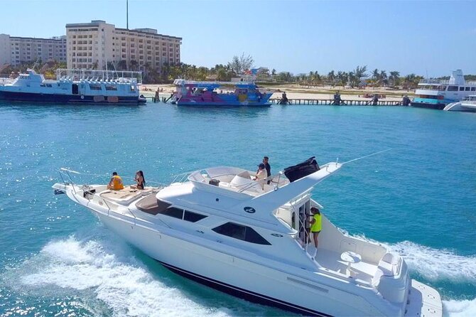 Cancun yachts rental YACHT 46 FT, 15 PAX MAX 25P12 - Included Comforts and Practical Extras (So You Can Budget)