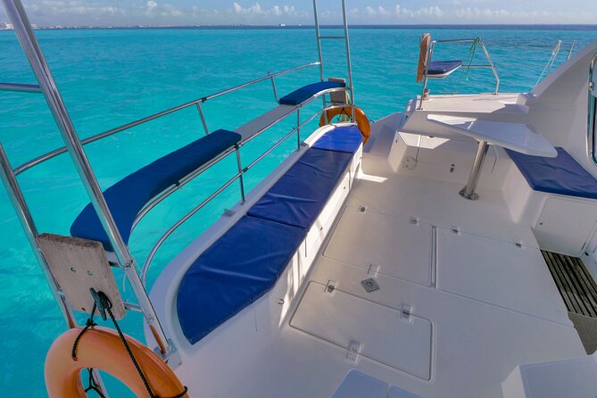 Catamaran Cancun to Isla mujeres Lunch OpenBar and Snorkeling - Why this catamaran day feels like more than a ride