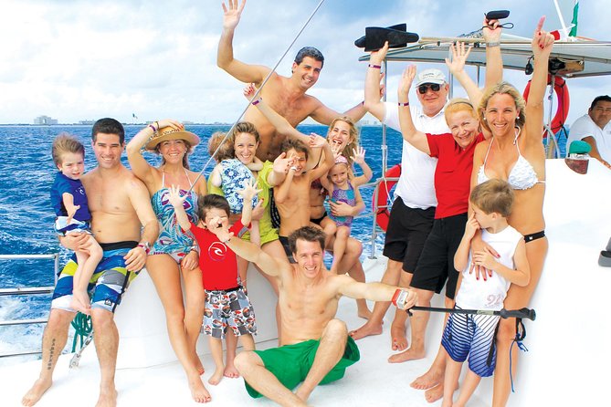 Catamaran Isla Mujeres Tour with Hotel Pick Up included - Timing and group size: your best strategy to avoid stress