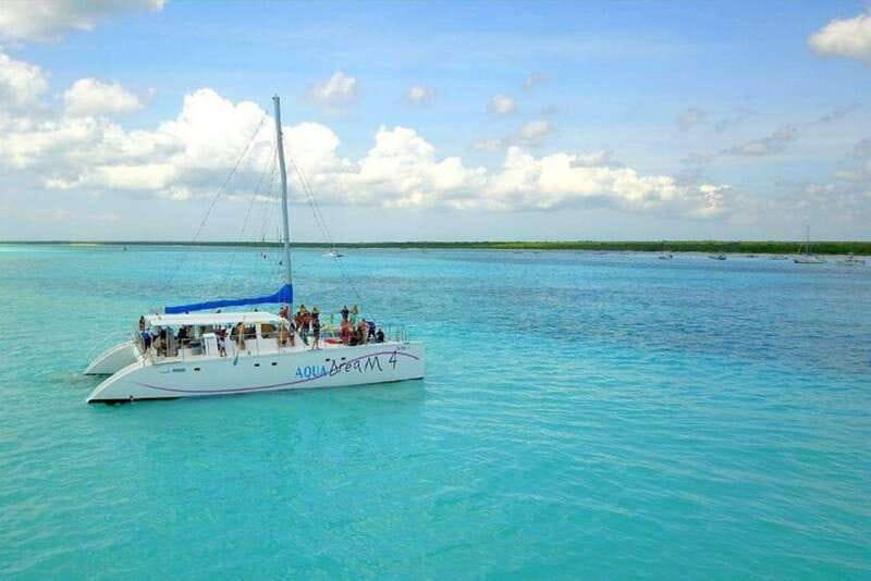 Catamaran party Isla Mujeres with drinks & lunch - The party catamaran return and Caribbean views