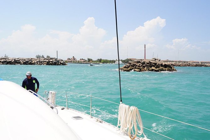 Catamaran Sail and Snorkeling Tour with Open Bar in Puerto Morelos - Open bar and lunch: how the included meal and drinks fit into your day