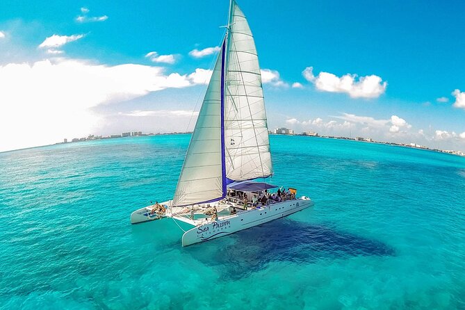Catamaran Tour to Isla Mujeres from Cancún with Bar and Lunch - Lunch at the Beach Club: Included, Convenient, and Often the Right Call
