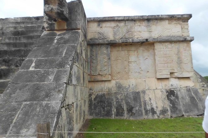 Chichen Itza and Dos Cenotes Experience from Cancun - Lunch Details: Regional Buffet Included, Drinks Not Included