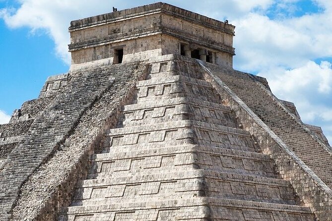 Chichen Itza and Mayan Traditions - Key highlights at a glance