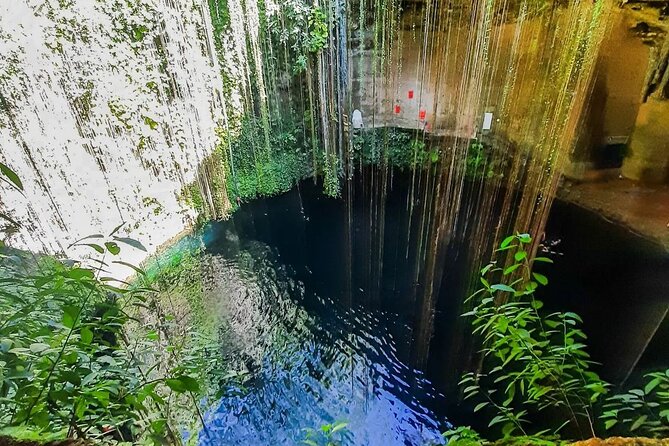 Chichén Itzá, Cenote Suytún & Cenote Ik-kil Expedition - Suytún Cenote: life jackets, the photo platform, and the buffet stop