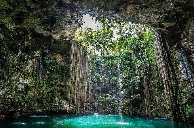 Chichen itza Deluxe Ancestral Cenotes Ik-il and Suytun - Valladolid: a short colonial-style stop, not a long exploration