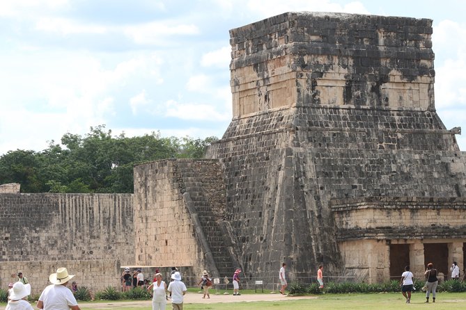 Chichen Itza & EkBalam Ruins with Cenote Swimming from Cancun - Lunch and What You Pay Attention to During the Meal