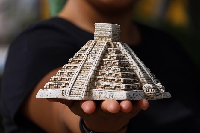 Chichen Itza Exclusive Tour, Cenote, Magical Town & Buffet - Temple of the Warriors: a quick but meaningful stop