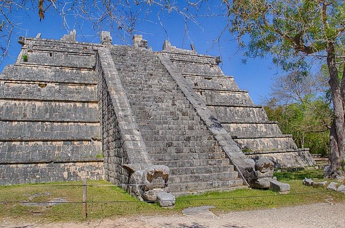 Chichen Itza Express Tour from Cancun - Kukulkan Pyramid: the star sight you’ll hear about