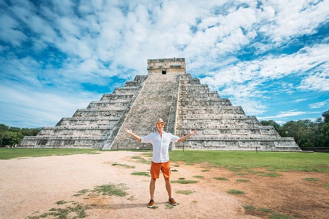 Chichen Itza Night Show + Cenote + Valladolid - Lunch, tequila tasting, and the reality of a tour buffet