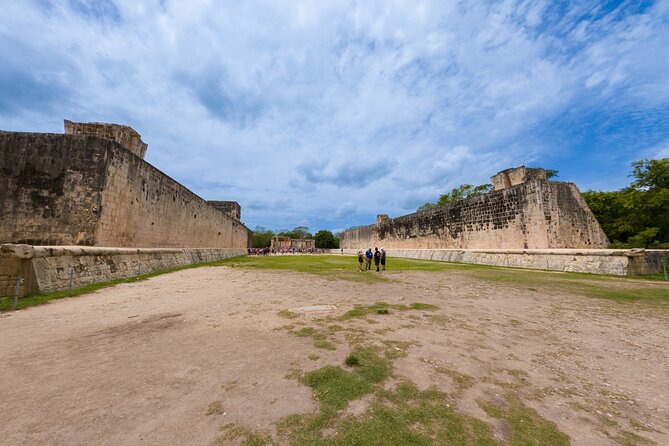 Chichen Itza Options with Sacred Cenote from Cancun - Shopping Stops and Selling Pressure: How to Stay in Control