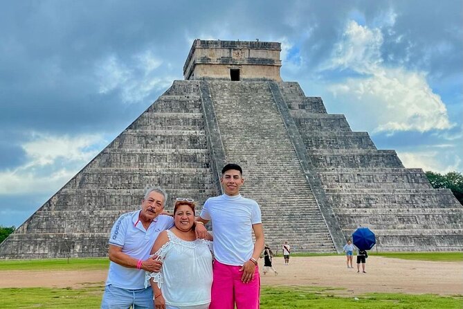 Chichén Itzá Tour: Guided Trip, Mexican Cuisine & Cenote Swim - Chichén Itzá with a bilingual guide: what you get in 1 hour plus free-roam time