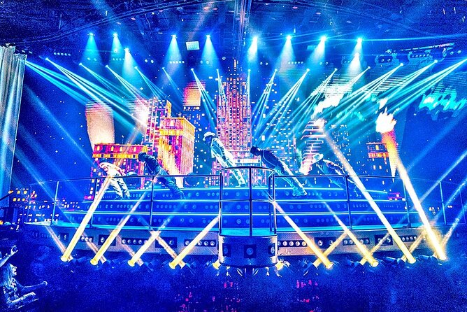 Coco Bongo Cancun Nightclub Entrance Ticket - The Show Itself: Acrobats, Tribute Energy, and Big Visual Moments