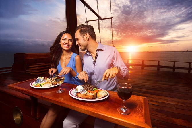 Columbus Romantic Dinner in Cancún - How the 2 hours 30 minutes plays out on the water