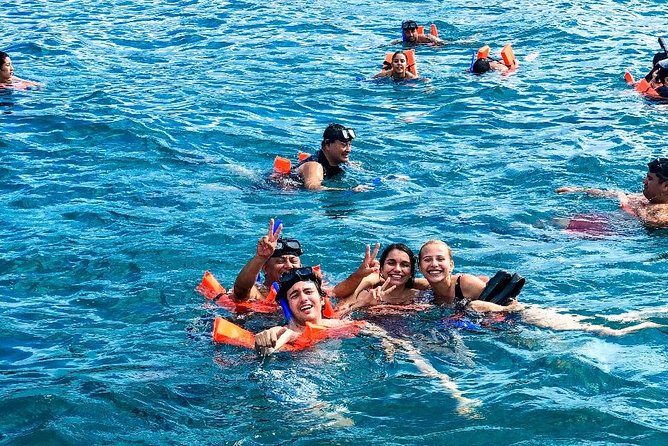 Complete Isla Mujeres excursion from Cancun with all inclusive - Open bar on board: fun factor, and how to pace it